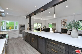 Building Photo - 16142 Bayberry Pl