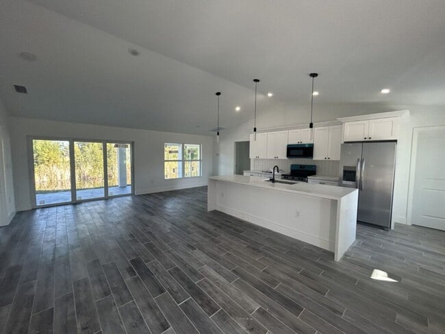 Building Photo - 1801 NW 13th Terrace