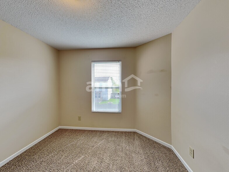 Building Photo - 717 Hickory Pine Dr