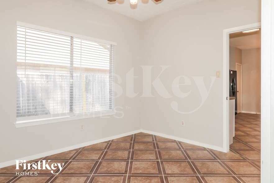 Building Photo - 17214 Thorhill St