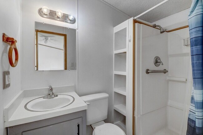 Building Photo - *SPACIOUS HOME IN PIKEVILLE SCHOOL DISTRICT*