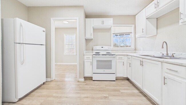 Building Photo - 2430 31st St