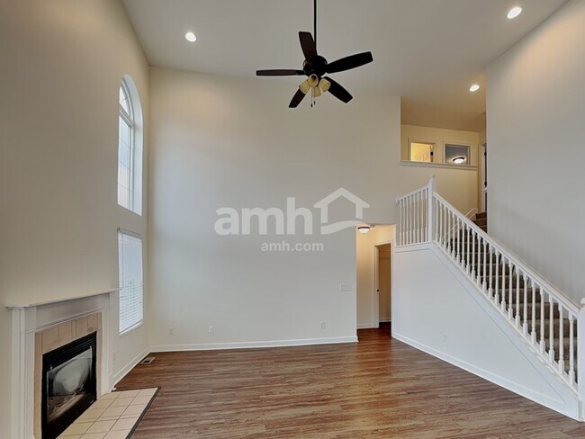 Building Photo - 1130 Mastell Dr