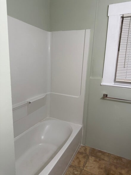 Building Photo - 276 Merriman Rd