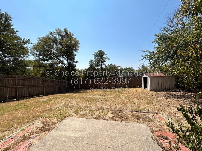 Building Photo - 1516 Oakridge Ct W