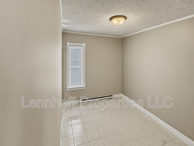 Building Photo - 25 Ware St