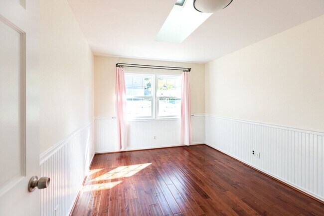 Building Photo - Beautiful Four bedroom, Two bathroom house...