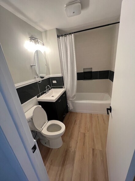 Building Photo - 906 N Allen Ave