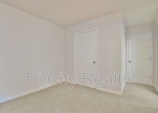Building Photo - 111 Covington Terrace