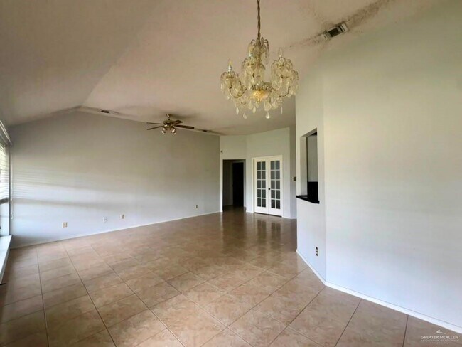 Building Photo - 2113 E 29th St