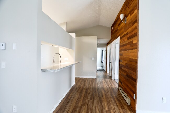 Building Photo - 3193 17th St S