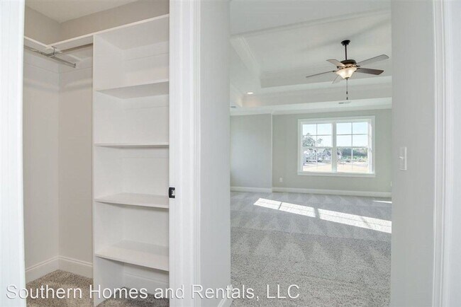 Building Photo - 4 br, 2.5 bath House - 302 Huntley Loop