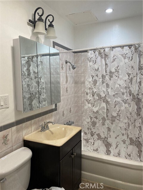 Building Photo - 1751 N Orizaba Ave