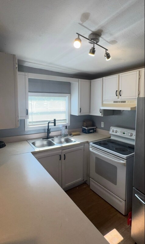 Building Photo - 3022 Deleuil Ave