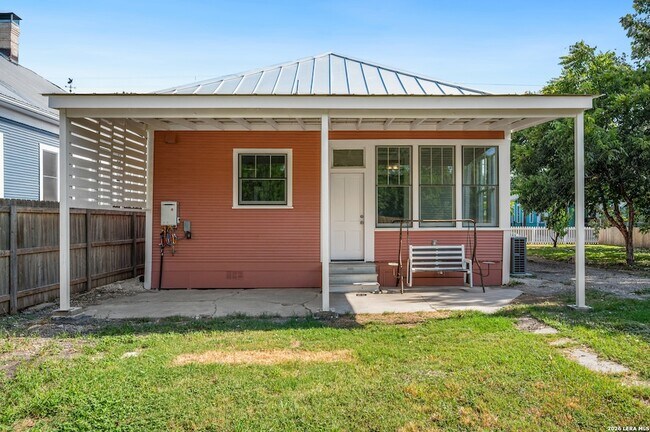 Building Photo - 312 Leigh St