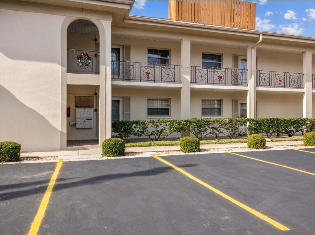 Building Photo - 19029 US Highway 19 N