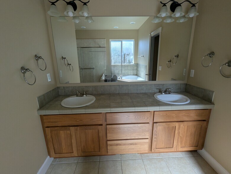 Primary Bath - 9535 Piperhill Dr SE