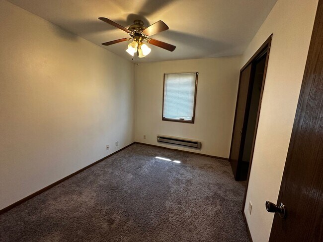 Building Photo - 5165 Cheney Dr