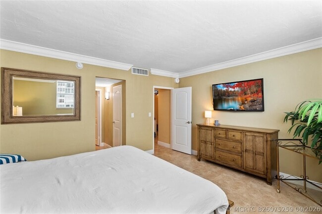 Building Photo - 4250 Galt Ocean Dr