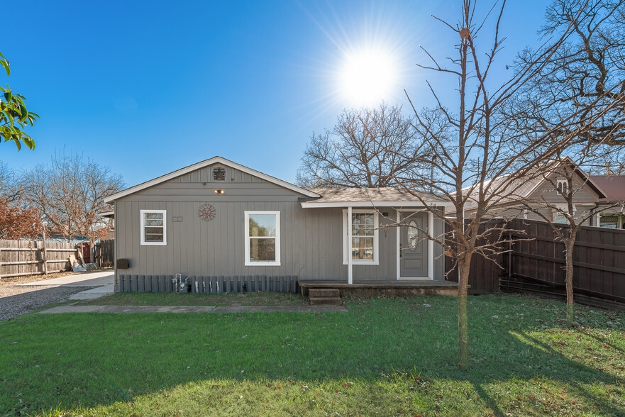 Building Photo - 303 W Broad St