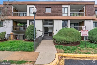 Building Photo - This spacious 2-bedroom, 2-bathroom condo ...