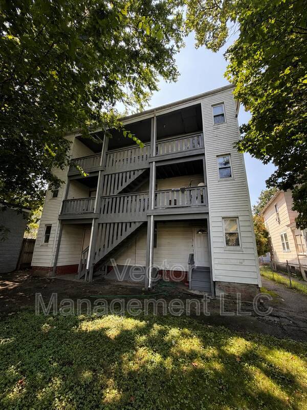Building Photo - 116 Rennell St