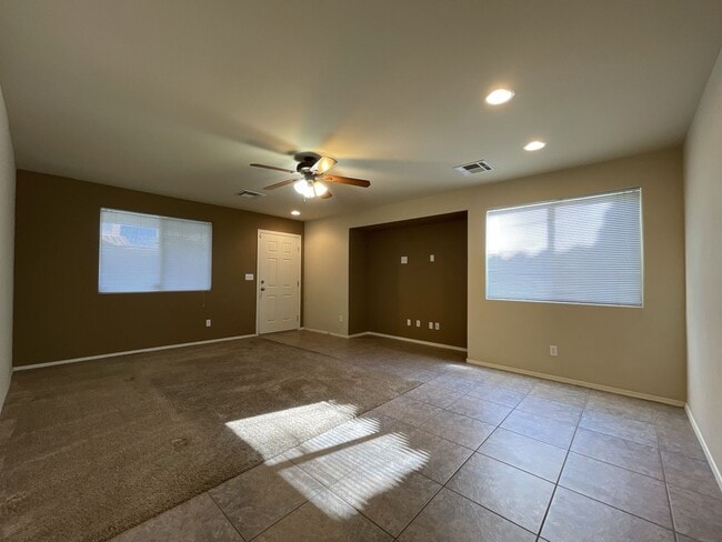 Building Photo - Spacious 3-Bedroom Home in the Northwest L...