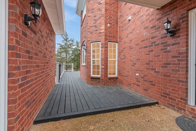 Building Photo - 111 Rea Dr