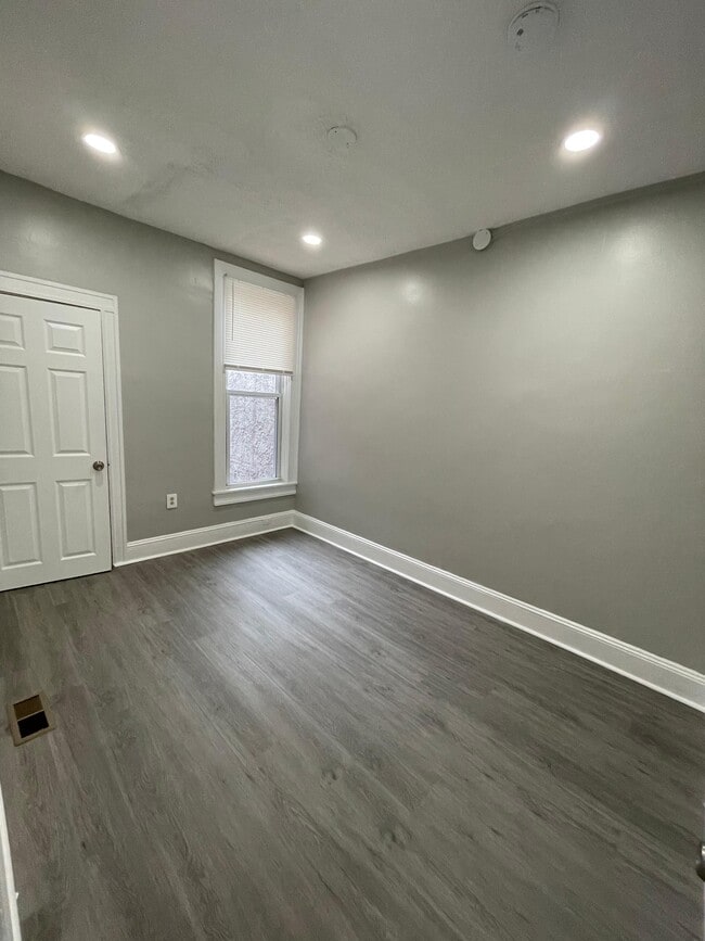 Building Photo - Calverton Heights