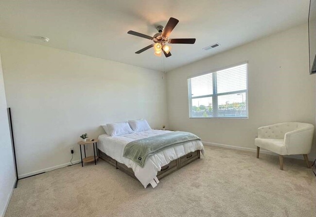 Building Photo - 350 Graham Campbell Ln