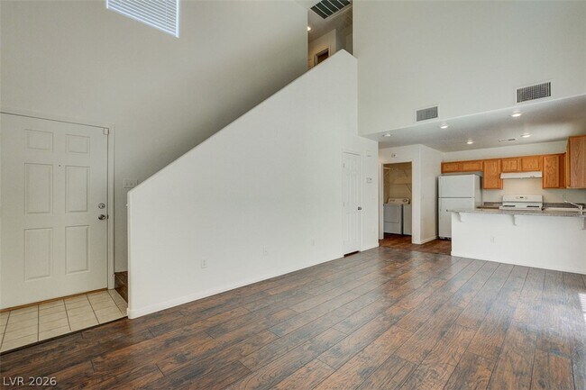 Building Photo - 5003 Groveland Ave