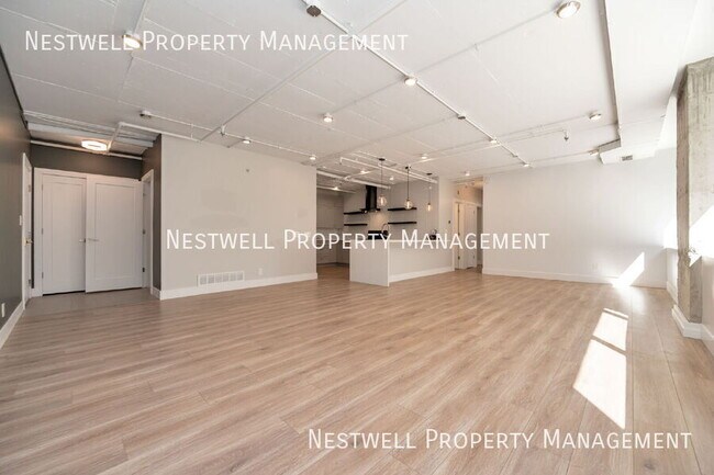 Building Photo - 44 W Broadway