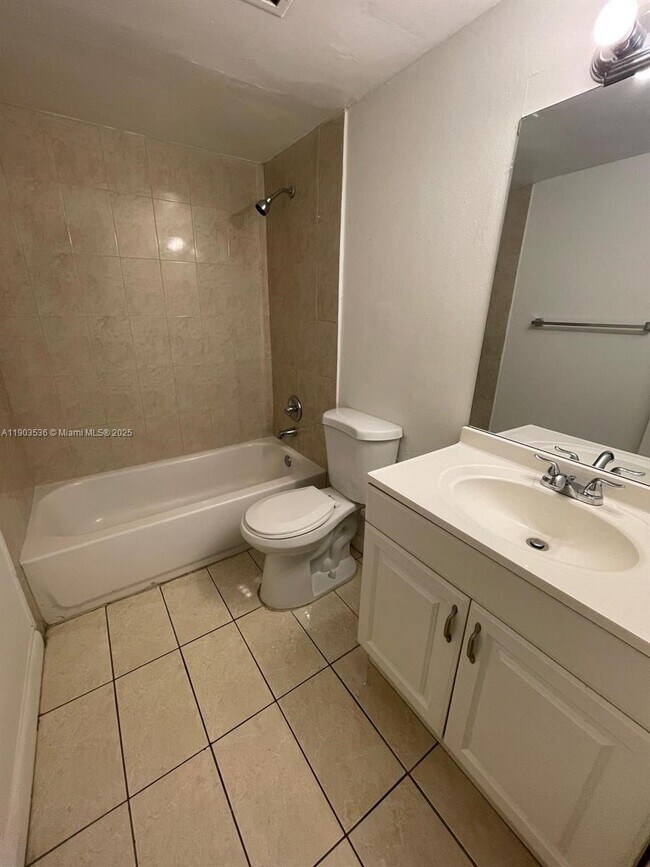 Building Photo - 494 NW 165th St