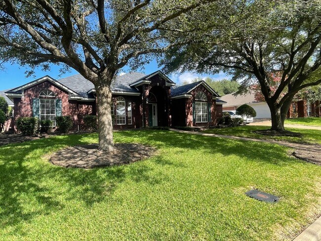 Building Photo - Amazing Midway ISD Home