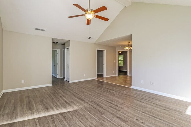 Building Photo - 11107 Meadow Chase Ct