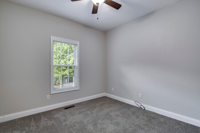 Building Photo - 115 Oligi Ln