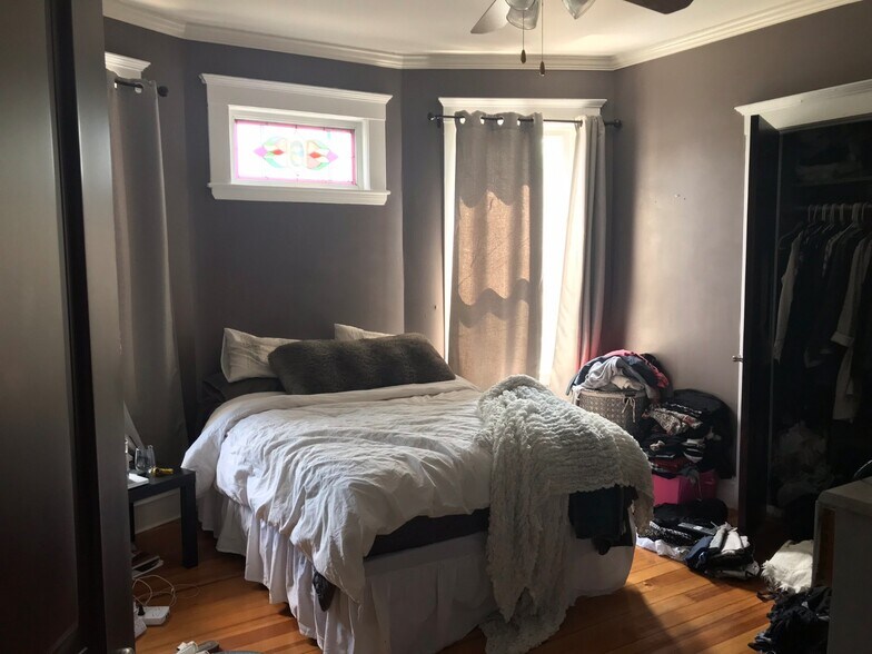 Building Photo - 22 Pleasant St