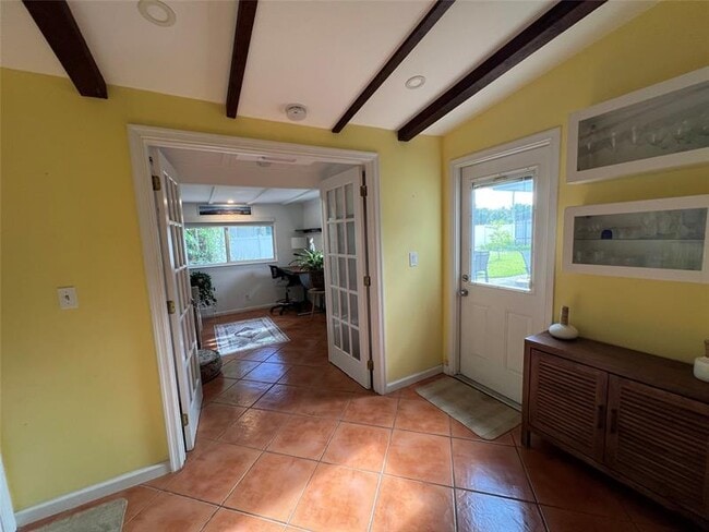 Building Photo - 1433 SE 5th Ct