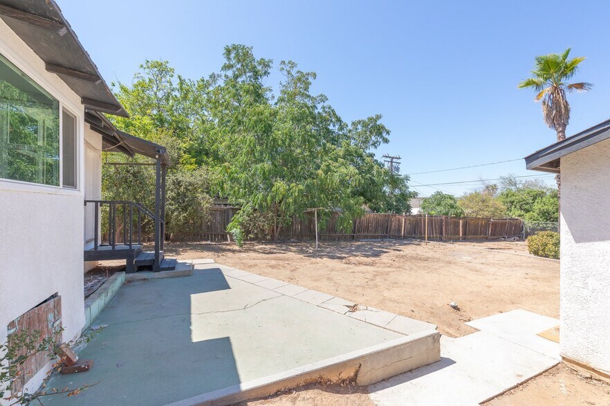 Building Photo - 655 Edgar Ave