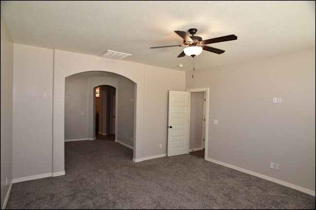 Building Photo - 10617 Hidden Palm Pl