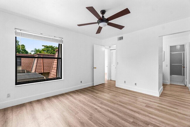 Building Photo - 7577 Courtyard Run W