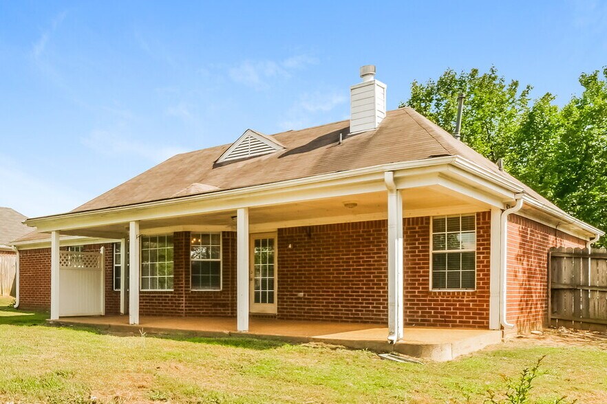 Building Photo - 75 Oakridge Cove