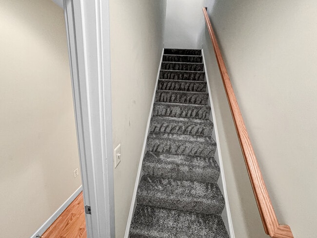 Building Photo - 5610 45th Ave