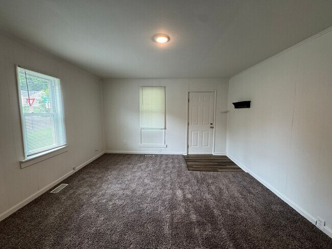 Building Photo - Studio Apartment includes washer / dryer