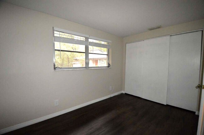 Building Photo - 11530 Duda Rd