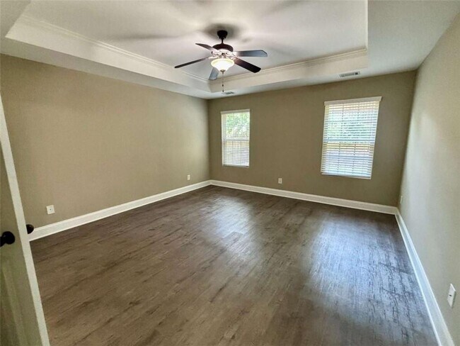 Building Photo - 4668 Hidden Creek Dr