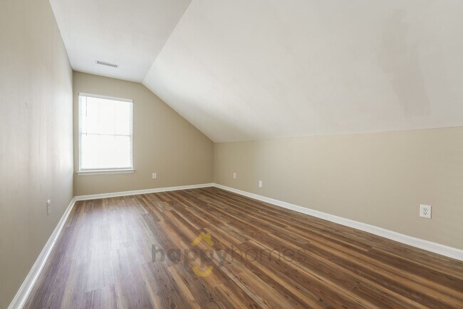 Building Photo - 4 Bedroom, 3 Bath Townhome in Grand Oaks Plantation of West Ashley