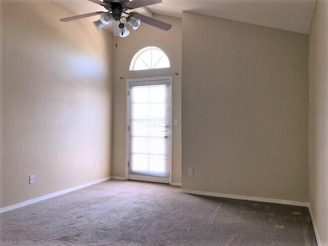 Building Photo - 3052 Tierra Humeda Dr
