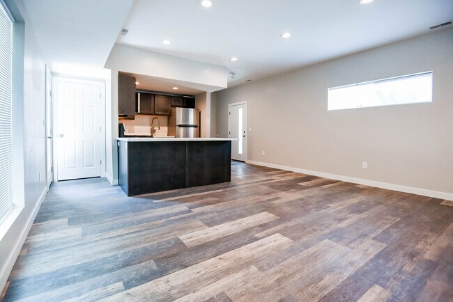 Building Photo - 951 Washington St