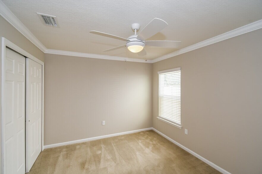 Building Photo - 12410 Sea Island Dr